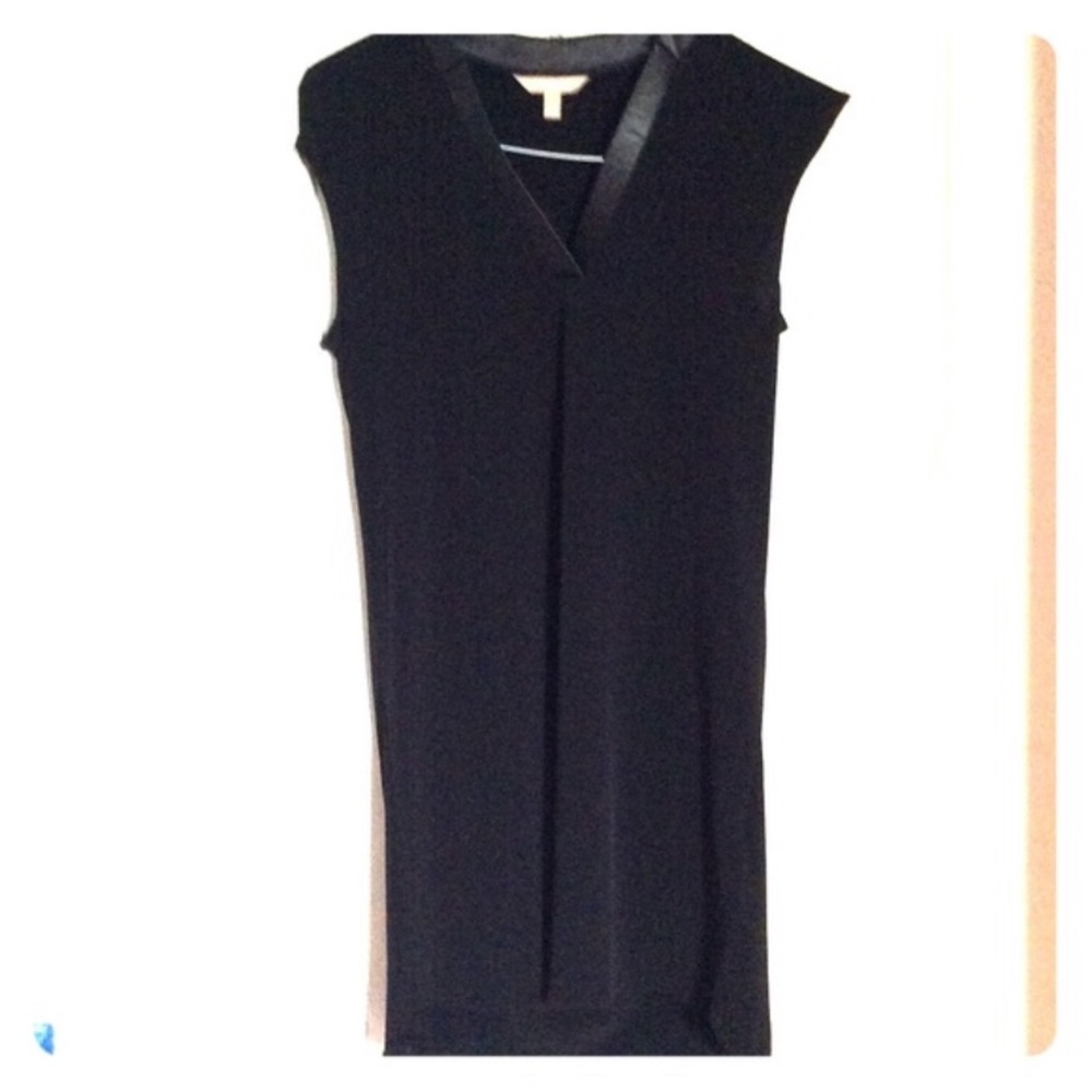 Little black dress - faux leather collar detail